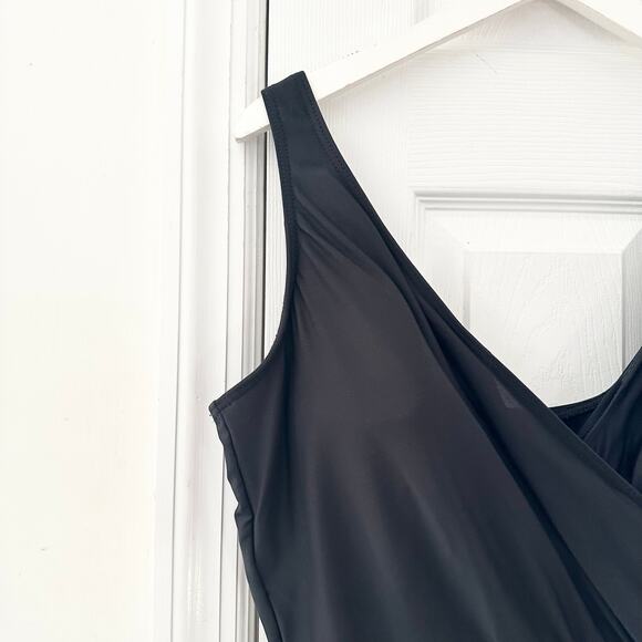 Miraclesuit Plus 81888W Black Faux Wrap One Piece Essential Bathing Suit 24W - Picture 5 of 9